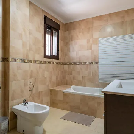 Holiday home 3 Bedroom Lovely In Arcos de la Frontera