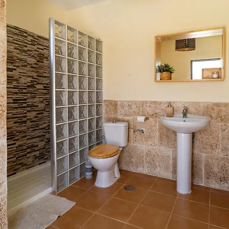 3 Bedroom Lovely In Holiday home *