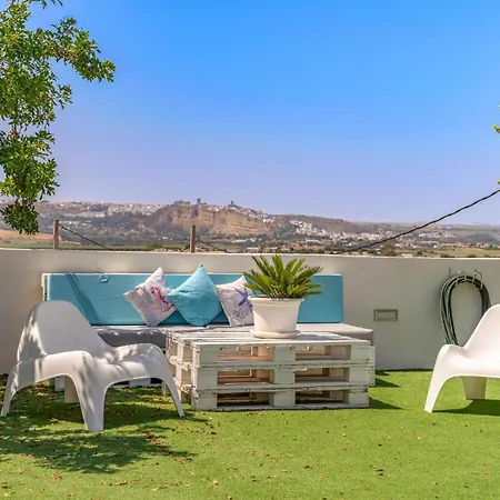3 Bedroom Lovely In Holiday home