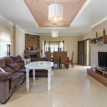 Holiday home 3 Bedroom Lovely In Arcos de la Frontera